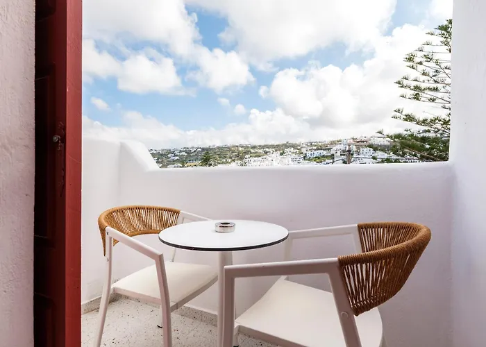 Alana Mykonos Zajazd 2*