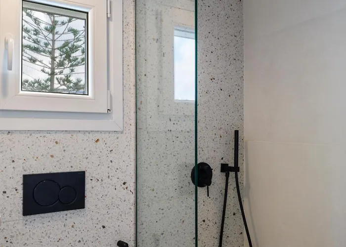 Alana Mykonos Zajazd 2*